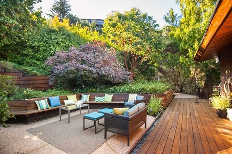 16 Extraordinary Mid-Century Modern Patio Designs You'll Fall In Love With Mid Century Modern Island, Mid Century Backyard, Outdoor Grilling Area, Mid Century Modern Backyard, Mid Century Modern Patio, Joseph Eichler, Sunset House, Mid Century Modern Outdoor, Modern Patio Design