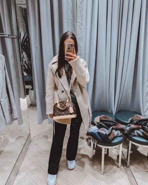 Louis Vuitton Alma Outfit, Louis Vuitton Alma Bb Outfit, Lv Alma Bb Outfit, Alma Bb Louis Vuitton Outfit, Alma Bb Outfit, Lv Bag Outfit, Alma Bb Louis Vuitton, Alma Bb Monogram, Lv Alma Bb