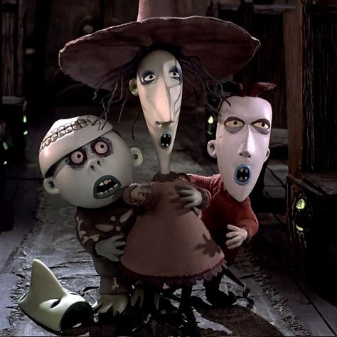 Lock Shock And Barrel Matching Pfp, Lock Shock And Barrel Pfp, Tim Burton Halloween Aesthetic, Geoff Rickly Thursday, Cute Halloween Pfp Aesthetic, Nightmare Before Christmas Icons, Nightmare Before Christmas Pfp, Tim Burton Pfp, Tim Burton Movies