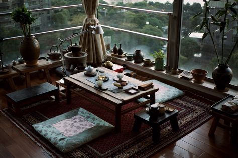 Tea House Aesthetic, Winter Afternoon Tea, Chinese Tea Room, Tea House Design, Chinese Tea House, Tea Places, Japanese Tea House, House Aesthetic, Tea Culture