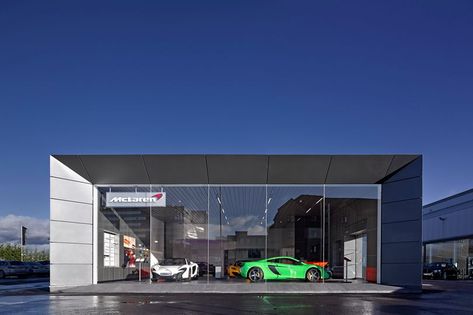 McLaren showing their class with first Scottish dealership - Daily Record Car Dealership Design, Car Showroom Architecture, Garage Door Christmas Decorations, Car Showroom Interior, Car Showroom Design, Mclaren F1 Team, Garage Renovation, Car Workshop, Glasgow City