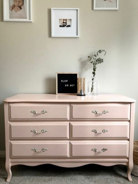 This dresser has been in my families for years. This was my great gramma a dresser, and it was handed down to my cousin (whose practically my sister). We both had kids around the same time! And she had a boy and I had a girl so she gave it to my daughter, until she had a daughter of her own. We both agreed a soft pink were be perfect for it. And we were RIGHT! This is the dresser before! (After some drawers were taken out.) This dresser is true vintage! It definitely was… Pink Dresser Makeover, Pink French Provincial Dresser, Reformer Studio, Drawer Makeover, Dresser Inspo, Recycle Furniture, Christmas Room Spray, Chest Of Drawers Makeover, To My Cousin