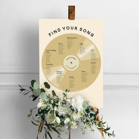 Record Seating Chart, Disco Wedding Decor, Music Theme Wedding, Music Lovers Wedding, Seating Chart Wedding Diy, Wedding Vinyl, Unique Seating, Disco Wedding, Table Seating Chart