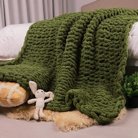 Green Throws, Thick Knitted Blanket, Big Crochet, Blankets For Couch, Chunky Knit Throw Blanket, Green Throw Blanket, Green Blanket, Crochet Cozy, Uni Room