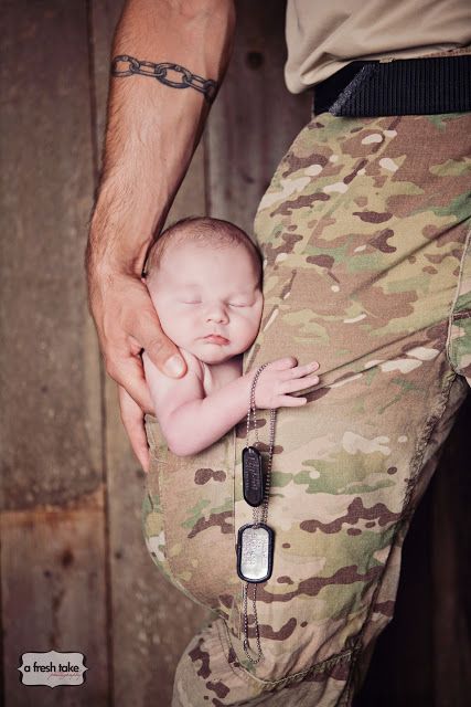 Military Baby Pictures, Military Pregnancy, Army Baby, Military Baby, Foto Newborn, Military Photography, Newborn Photography Boy, Newborn Baby Photoshoot, Semper Fi