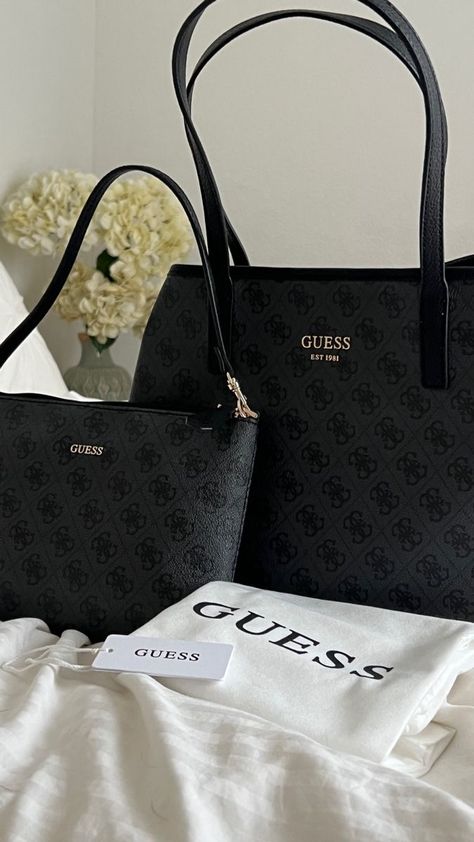 Sixth Form Handbag, Guess Purses Handbags, Guess Black Bag, Tote Bag Inspo Aesthetic, Guess Bags Aesthetic, Black Bag Aesthetic, Guess Bag Outfit, Guess Bags Handbags, Guess Aesthetic