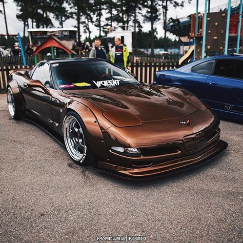 Widebody✖️C5 Vette. What do you guys think? [ Photo by @marcuslfoto ] #carlifestyle #corvette #c5 #chevy Corvette Wheels, Chevrolet Corvette C4, 1969 Corvette, C5 Corvette, Corvette C4, Corvette C5, Corvette Z06, Chevy Corvette, Corvette Stingray