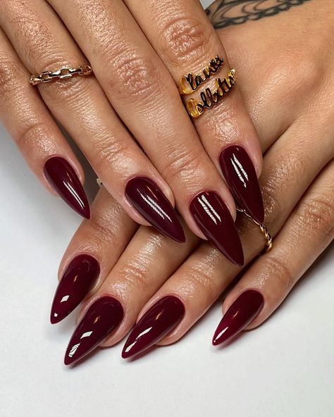 pour yourself a glass 🍷 。 @apresnailofficial medium stiletto @dndgel strawberry wine 。 。 。 #nails #naildesigns #nailinspo #nailart… | Instagram Red Stiletto Nails, Deep Red Nails, Kutek Disney, Wine Nails, Maroon Nails, Nagel Tips, Casual Nails, Burgundy Nails, Red Nail