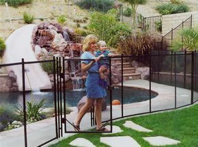 Swimming Pool Fence, Removable Pool Fence, Diy Pool Fence, Pool Nets, Swimming Pool Safety, Safe Pool, Pool Gate, Pool Fencing, Outside Pool