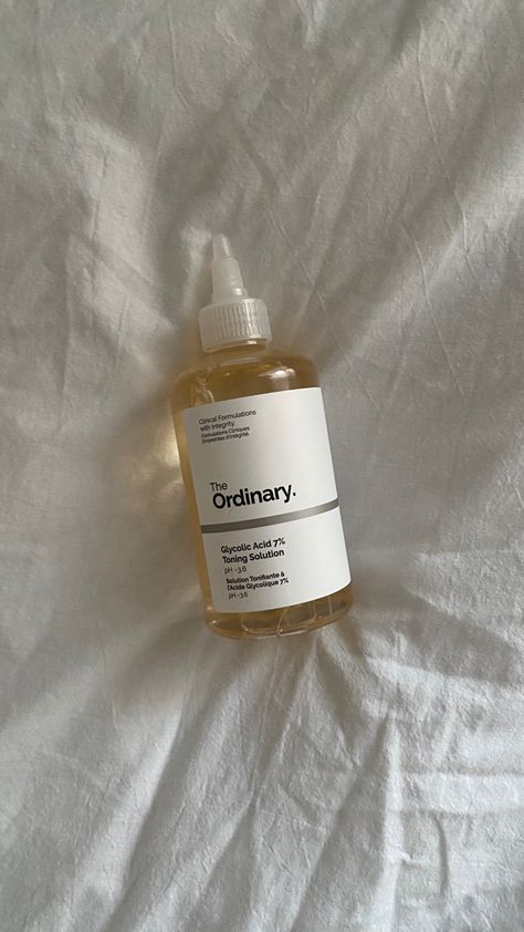 The Ordinary Toning Solution, Parcel Aesthetic, Snowy Decorations, The Ordinary Glycolic Acid, Glycolic Acid Toner, The Ordinary Skincare, Korean Skincare Routine, Manifestation Board, Pretty Skin