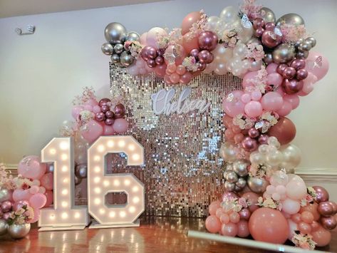 Nicole Creations on Instagram: “Chelsea's sweet 16 Shimmer wall backdrop with balloon garland and marquee number 16 #houstonquinceañera #misquince #misdulces16…” Sweet 16 Backdrop Ideas Pink And Gold, Quinceanera Backdrop Ideas Balloons, Debutante Party Themes Ideas, Sweet 16 Decorations Backdrop, 16 Marquee Numbers With Balloons, Backdrop For Sweet 16, Birthday Decorations 16 Sweet 16, Balloon And Backdrop Ideas, Balloon Wall With Marquee Numbers