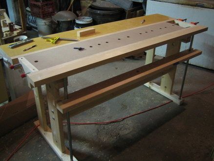 FWW New-fangled Workbench - bran's bench Small Workbench, Workbench Designs, Metal Spinning, Carpentry And Joinery, Work Benches, Woodworking Saws, Woodworking Lathe, Woodworking Bed, Assembly Table