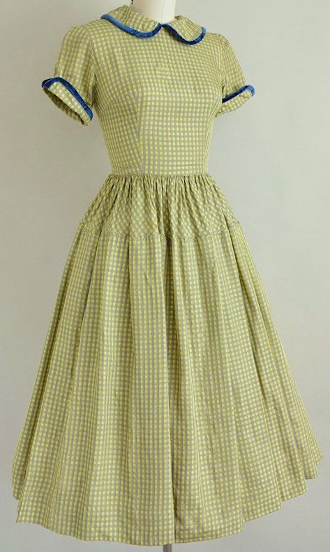 1950s Clothes Women, 1950s Everyday Fashion, 1950s Day Dress, Vintage Spring Fashion, 50s House Dress, 1950s Southern Fashion, 1950s House Dress, 50s Clothes, 1950s Style Cotton Summer Dress