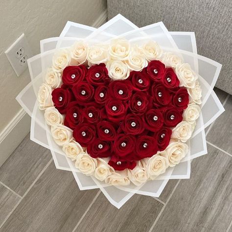 Ramo For Valentines, Be My Valentine Bouquet, Ramos For Valentines, Will You Be My Valentine Flower Bouquet, Valentine's Flowers Bouquet, 30 Flowers Bouquet, Ramo Flower Bouquet, Valentine’s Day Rose Bouquet, Birthday Bouquet Flowers For Her