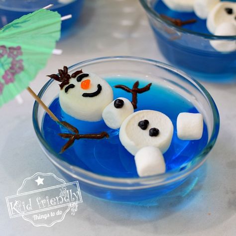 Make this cute Olaf floating in a pool of blue jello for your next Frozen Themed Birthday Party. It's so easy to make and adorable. Kids will love it. www.kidfriendlythingstodo.com #olaf #frozen #treat #birthday #fun #easy #jello Frozen Themed Food, Blue Jello, Frozen Themed Birthday Party, Frozen Themed, Kids Treat, Balloon Pop, Xmas Food, Frozen Birthday Party, Christmas Snacks