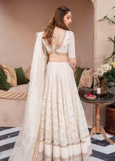 White Pakistani Bridal, White Pakistani Bridal Dress, White Bridal Lehenga, Lehenga Simple, Pakistani Bridal Dresses Online, White Lehenga Choli, Pakistani Bridal Lehenga, Gold Lehenga, Pakistani Bridal Dress