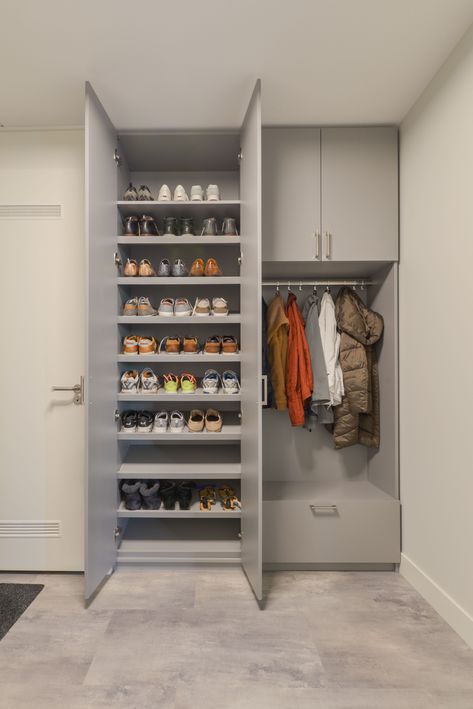 Shoes Drawer Design, Shoes And Clothes Closet, Shoe Storage Built In, Custom Shoe Closet, Walk In Mudroom, Ormari Za Hodnik, Storage Room Layout, Living Room Closet Ideas, Walk In Closet Shoes