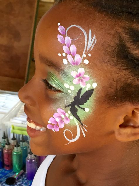 Pretty little fairy Could do with a butterfly silhouette Mermaid Face Painting, Face Painting Images, Face Painting Flowers, Princess Face Painting, Fairy Face Paint, Fairy Face, Festival Face Paint, Mermaid Face, Girl Face Painting