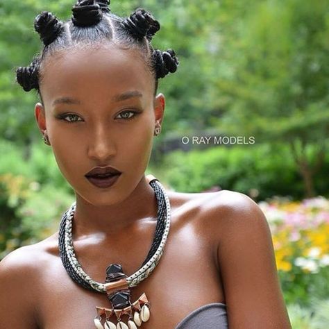 50 Beautiful Bantu Knots Hairstyles That Makes a Statement - Coils and Glory Bantu Knot Styles, Medium Natural Hair Styles, Bantu Knot Hairstyles, Transitioning Hairstyles, Hair Knot, Bantu Knots, Natural Hair Styles Easy, Natural Hair Inspiration, Relaxed Hair