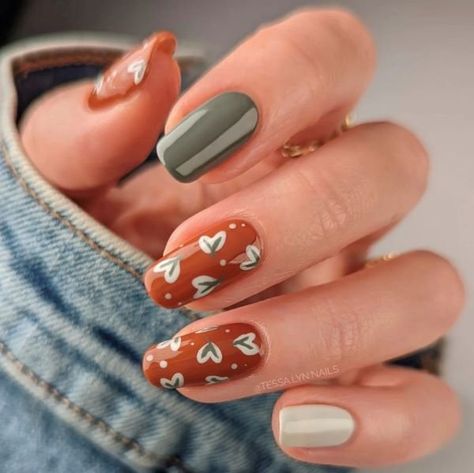 Round Thanksgiving Nails, Gel Nail Color Palette, Turkey Nails, Simple Fall Nails, 2023 Nails, Fall Nail Trends, Fall Gel Nails, Cute Nails For Fall, Sweater Nails