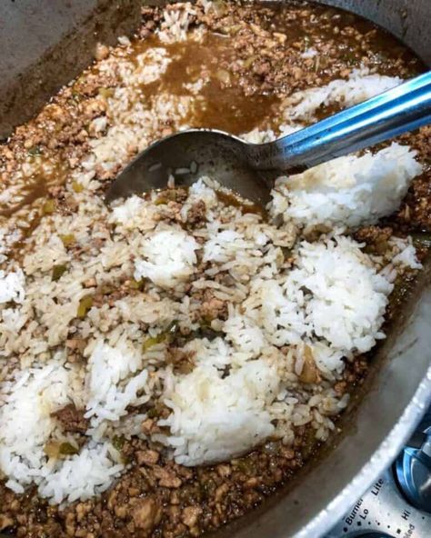 Rice And Gravy Cajun, Cajun Foods Recipes, Louisiana Rice Dressing, Southern Rice And Gravy, Rice And Gravy Recipes Southern, Cajun Rice Dressing Louisiana, Rice Dressing Cajun, Cajun Rice And Gravy, Rice Dressing Louisiana