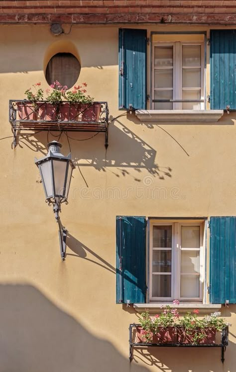 Facade of old Italian house. Facade of the old Italian house royalty free stock photography Old House Aesthetic Outside, Italian House Aesthetic Outside, Italian House Renovation, Old Italy House, Old Italian House Aesthetic, Italian Aesthetic House, French House Aesthetic, Old Houses Aesthetic, Small Italian House