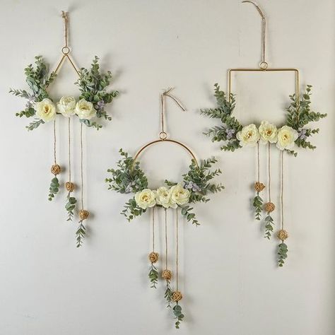 Easy Diy Room Decor, Deco Studio, Wreath Wall, Aesthetic Decor, Floral Hoops, Floral Nursery, Diy Crafts Room Decor, Deco Floral, Easy Diy Art