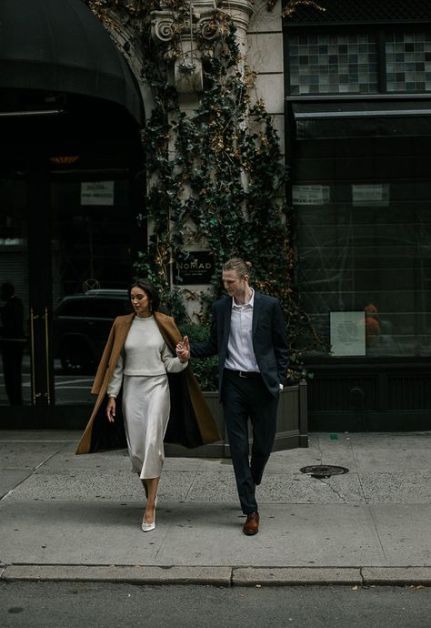 Katarina and Reed's gorgeous NYC elopement. Photo: @k_villettophotography Winter Wedding Courthouse, New York Winter Elopement, Christmas Courthouse Wedding, Winter Elopement Photos, Winter City Elopement, December Elopement, Winter Nyc, Amsterdam Photos, Nyc Elopement