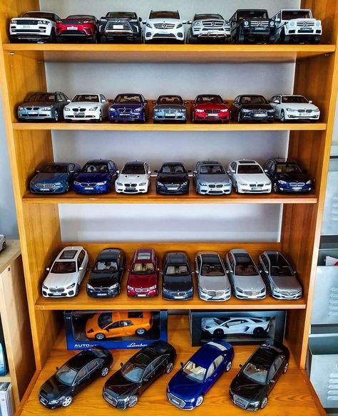 Q8🇰🇼-DIECAST⚙️-FIGURES 🚘 on Instagram: “What’s you’re favorite manufacturing company?? @mercedesbenz  @bmw @lexus_jp  @landrover  @audi @lamborghini  By: @scale_model_car_guy…” Hot Wheels Car Collection, Lamborghini Collection, Toy Car Collection, Car Model Display, Audi Lamborghini, Doll Museum, Model Cars Collection, Sensory Room, Scale Models Cars