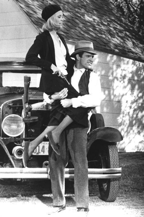 Bonnie And Clyde Movie, Bonnie And Clyde 1967, Pretty Woman Costume, Couple Halloween Costume, Bonnie Parker, Single Motherhood, Nastassja Kinski, Vogue British, Bonnie And Clyde