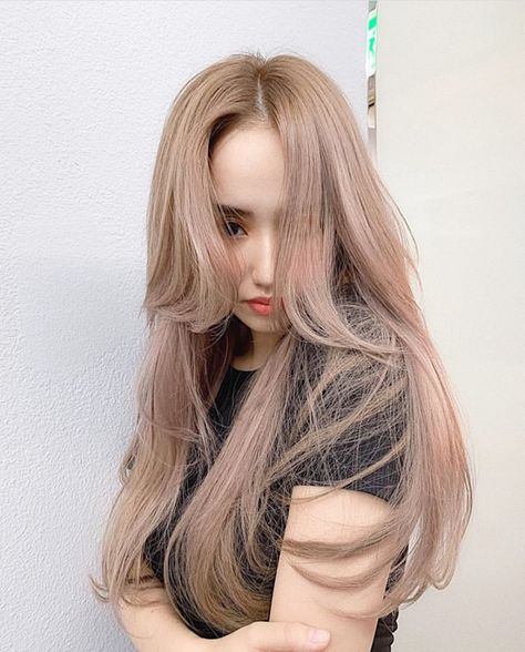 Korean Haircolour Women, Blonde Hair On Asian, Blonde Hair On Asian Women, Blonde Asian Hair, Beige Blonde Hair, Ash Pink, Pink Blonde Hair, Hairstyles Theme, Pink Blonde