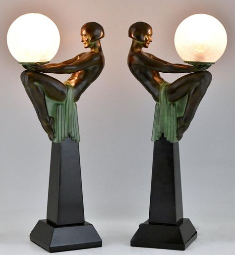 Art Deco Statue, Art Deco Table Lamps, Art Deco Sculpture, A Globe, Antique Collectors, Art Deco Table, Art Deco Wallpaper, Art Deco Lighting, English Art