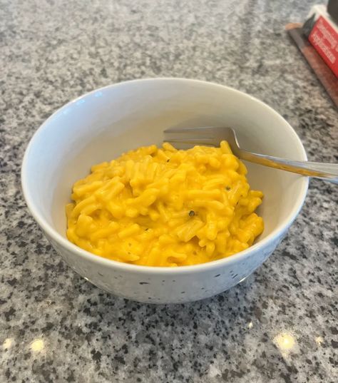 Kraft Dinner Recipes, Kraft Mac And Cheese Recipe, Good Dinner Ideas, Kraft Mac And Cheese, Tiktok Views, Kraft Mac N Cheese, Canadian Dishes, Kraft Dinner, Boxed Mac And Cheese