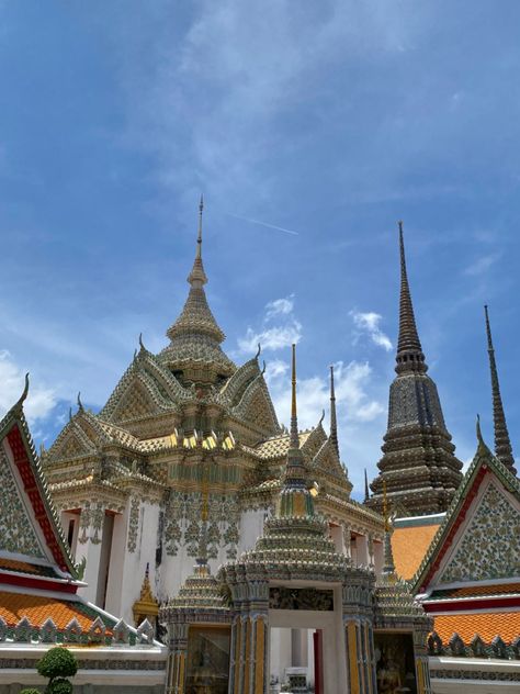 #thailand #bangkok #travel #aesthetic #temple Thailand Temple Aesthetic, Travel Aesthetic Thailand, Thailand Bangkok Aesthetic, Thailand Travel Aesthetic, Bangkok Thailand Aesthetic, Thai Lifestyle, Aesthetic Temple, Thailand Pics, Bangkok Aesthetic