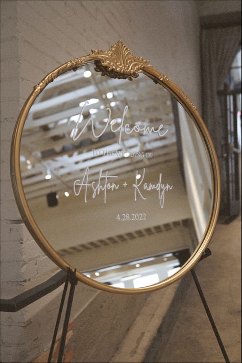 Circle Mirror Wedding Sign, Engagement Mirror, Wedding Name Board, Mirror Signage, Vintage Modern Wedding, Mirror Wedding Signs, Modern Wedding Welcome Sign, Debut Party, Nikah Decor