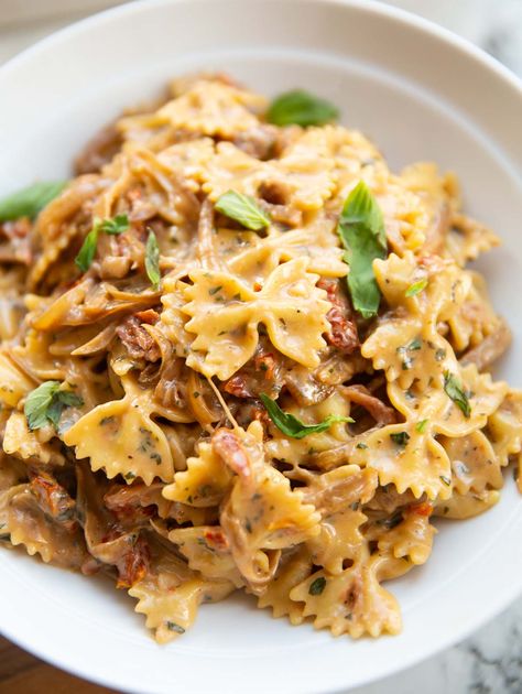 Delicious Caramelised Onion Pasta Sausage Recipes Crockpot, Sausage Recipes Healthy, Crockpot Kielbasa, Kielbasa Sausage Recipes, Roast Dinner Sides, Onion Pasta, Balsamic Onions, Dinners Easy, Caramelised Onion