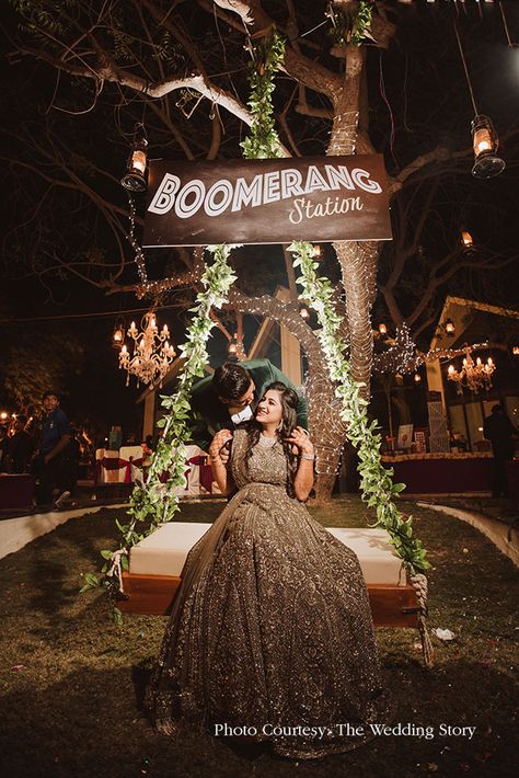 Photobooth In Wedding, Photo Booth Backdrop Wedding Indian, Photo Booth Backdrop Wedding Receptions, Wedding Decorations Photo Booth, Photobooth For Wedding Indian, Photobooth Ideas Indian Wedding, Engagement Decore Ideas, Sangeet Photobooth Ideas, Indian Photobooth Ideas