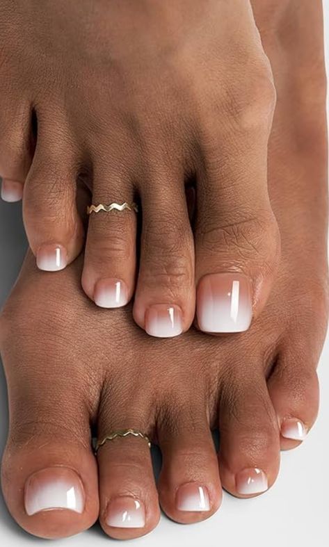 Gel Nail Pedicure Ideas, Graduation Toe Nails, Ombre Pedicure Toenails, Big Toe Designs Toenails, Fancy Pedicure, Ombre Toe Nails, Ombre Pedicure, Pedicure Shellac, Simple Toe Nails