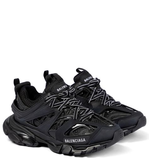 Tenis Balenciaga, Balenciaga Sneakers Outfit, Balenciaga Track Black, Balenciaga Track Sneakers, Track Sneakers, Balenciaga Shoes Sneakers, Pretty Sneakers, Rubber Sneakers, Black Balenciaga