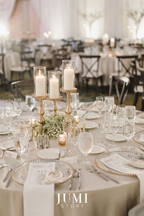 Champagne Wedding Themes, Champagne Wedding Colors, Bc Wedding, Romantic Wedding Flowers, Guest Table, Wedding Floral Centerpieces, Wedding Place Settings, Neutral Wedding, Champagne Wedding