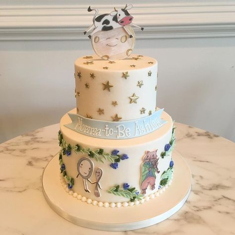 One Belle Bakery on Instagram: “The sweetest little #babyshower #cake 💕 #heydiddlediddle #catandthefiddle #cowjumpedoverthemoon #nurseryrhymes #babyshowercake #wilmingtonnc” Nursery Rhyme Cake, Storybook Baby Shower Cake, Hey Diddle Diddle, Storybook Baby Shower, Baby Cake, Nursery Rhymes, Baby Shower Cakes, Baby Shower Themes, Cow