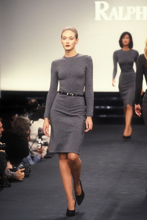 90s Minimalism Fashion, Ralph Lauren Runway, Secretary Outfits, Ralph Lauren Fall, 90s Runway Fashion, Corporate Fashion, Design Moda, Stylish Work Attire, Corporate Outfits