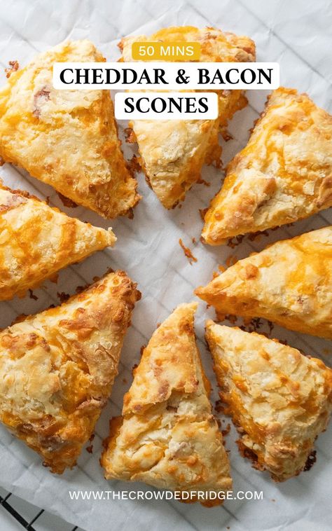 Bacon Cheddar Scones Recipes, Cheddar Bacon Scones, Scone Recipes Easy, Stuffed Scones, Maple Bacon Scones, Scones Savory, Bacon Cheddar Scones, Cheddar Scones Recipe, Bacon Cheddar Biscuits