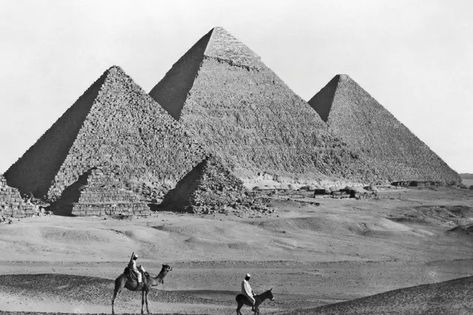 7 Facts About the Seven Wonders of the Ancient World — History Facts Ruins Of Pompeii, Rebuilding The Temple, World History Facts, Ancient World History, Giza Pyramids, Pompeii Ruins, Giza Egypt, Old Pics, Great Pyramid Of Giza