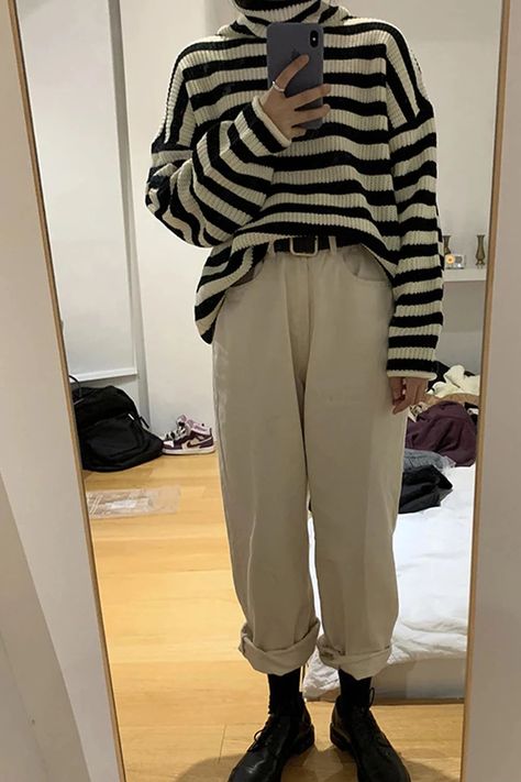 ecd62de20ea67e1c2d933d311b08178adesc49715851ri Ootd Mirror, Loose Turtleneck Sweater, Loose Turtleneck, Black Clothes, Y2k Aesthetic Outfits, Comfortable Sweater, Striped Turtleneck, Sweaters Online, Casual Sweaters