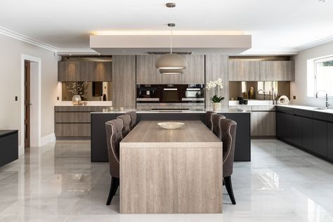 T Shape Island, T Shaped Kitchen Island, Large Family Kitchen, Modern Open Kitchen Design, Open Kitchen Design Ideas, Modern Family Kitchen, Modern Open Kitchen, Open Kitchen Design, Kitchen Island Dining Table