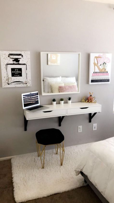 Floating Table Bedroom, Floating Makeup Vanity Ideas, Floating Desk Vanity, Cheap Vanity Ideas Bedroom, Black Bedroom Vanity, Diy Floating Vanity Makeup, Floating Vanity Desk, Small Room Mirror Ideas, Floating Make Up Vanity