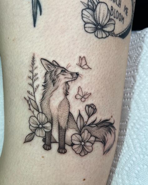 Fox Bicep Tattoo, Fox Memorial Tattoo, Raccoon With Flowers Tattoo, Forest Fox Tattoo, Girly Fox Tattoo, Leaping Fox Tattoo, Fox Nature Tattoo, Fox Wrist Tattoo, Cute Wolf Tattoo For Women