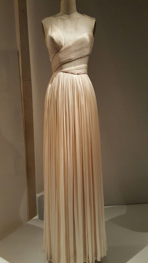 Vestido de Madame Gres. Madame Gres, Vintage Couture, Vestidos Vintage, Vintage Vogue, Mode Vintage, Historical Fashion, Fashion History, Costume Design, A Dress