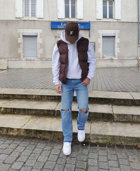 #streetwear #outfit #style #outfits #outfitstyle #outfitideas #streetwearstyle #streetstylefashion Winter Vest Outfits Men, Body Warmer Outfit, Vest Outfits Men Streetwear, Mens Puffer Vest Outfit, Puffer Vest Outfit Men, Winter Fashion For Men, Streetwear Outfit Men, Vest Outfits Men, Mens Vest Casual